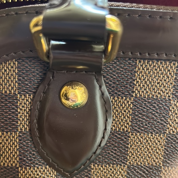 EUC almost new Trevi PM Damier Ebene Shoulder bag. - Picture 7 of 17